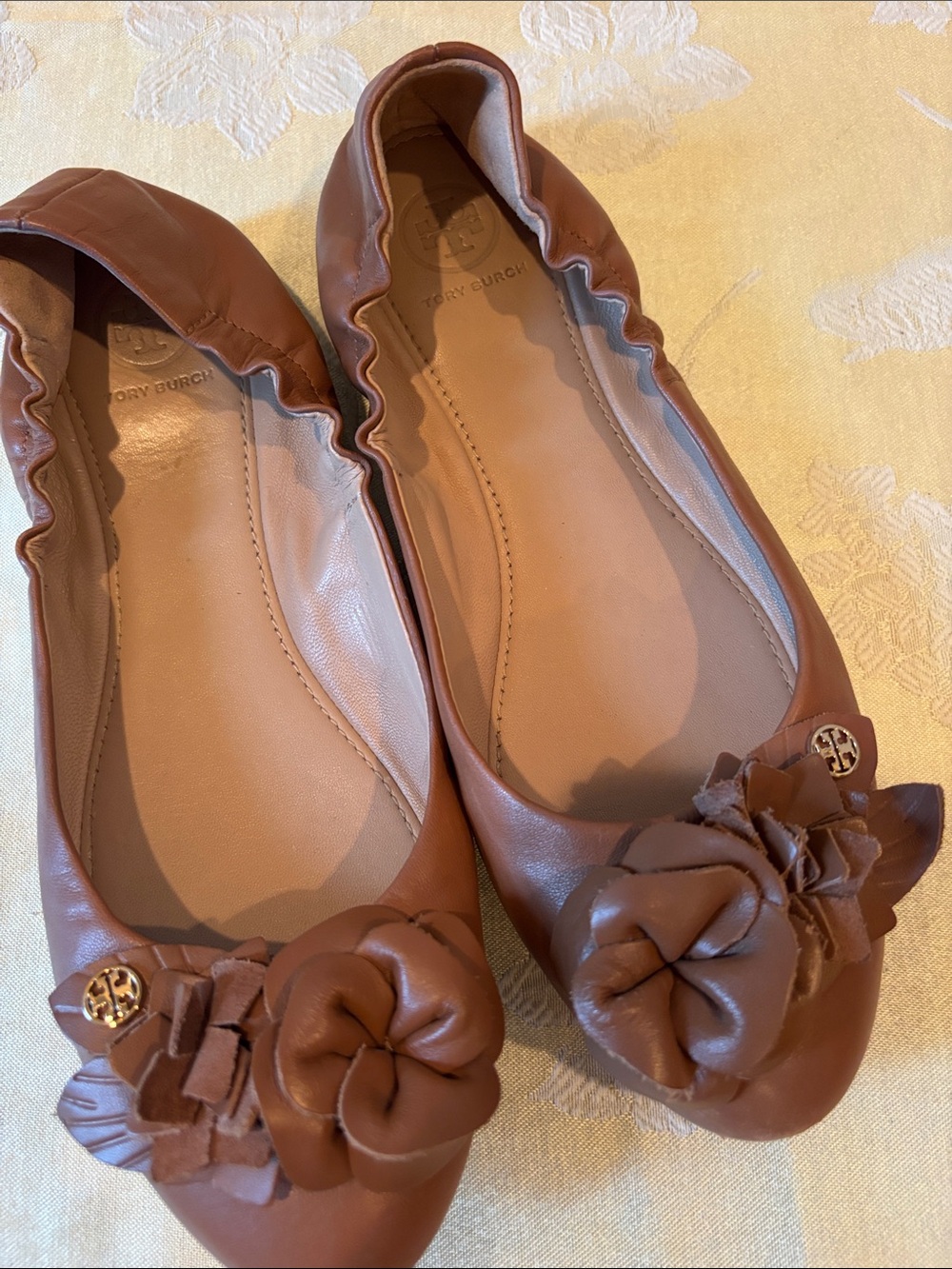 Like New. Tory Burch Blossom Leather Ballet Flats with Floral Toe Detail.
